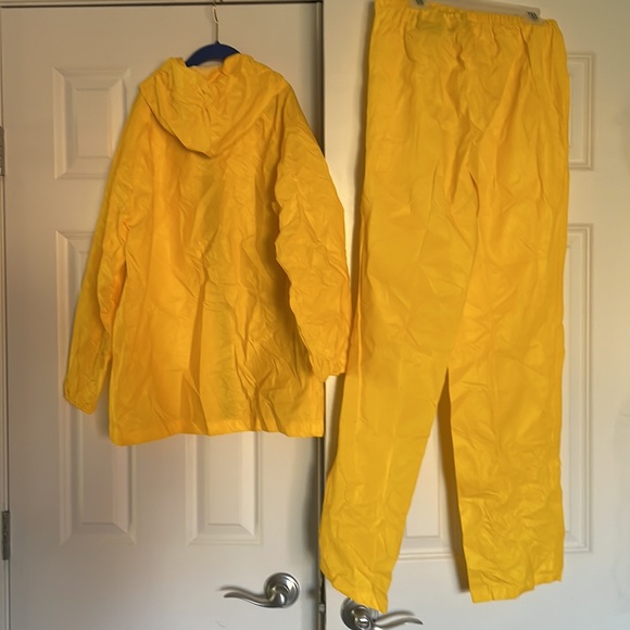 Frogg Toggs  3 pc yellow waterproof  rain suit & pouch set child size Large - Picture 4 of 16